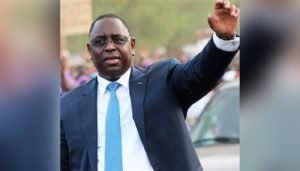 Présidentielles 2024 au Sénégal Macky Sall ne cache pas ses intentions, Macron aussi se...