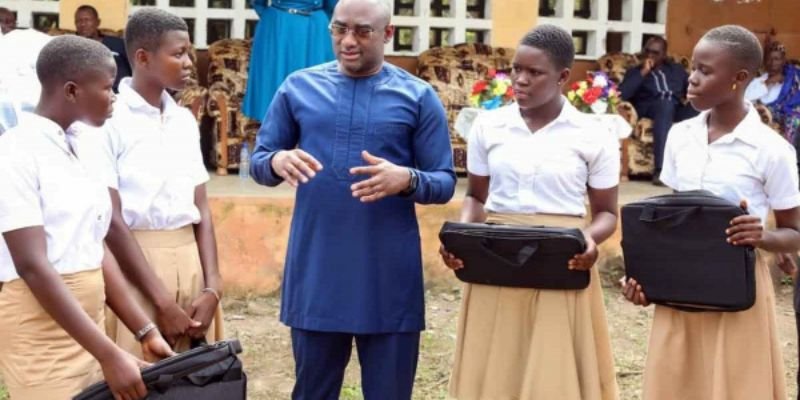 Togo Education le ministre Kokoroko introduit une nouveauté dans l'enseignement
