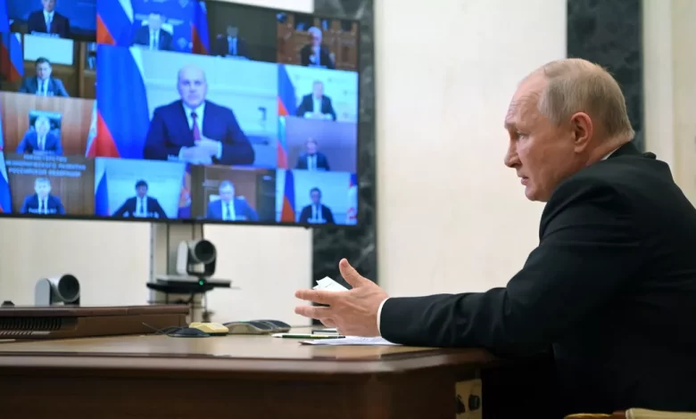 Guerre en Ukraine : "Un règlement pacifique est impossible", réaffirme Poutine