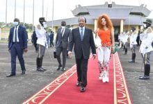 Cameroun: Paul Biya "supplié" de se présenter à la présidentielle de 2025 après 41 ans de pouvoir
