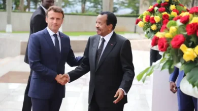 Emmanuel Macron et Paul Biya