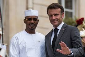 Mahamat Idriss Déby et Emmanuel Macron