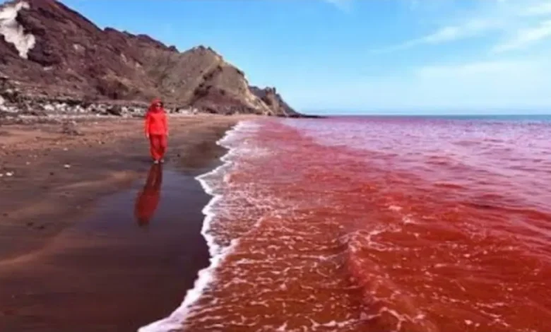 L'île d'Ormuz en Iran une rivière rouge intrigue