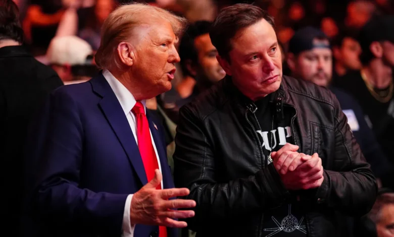 Donald Trump embrasse les pieds d’Elon Musk