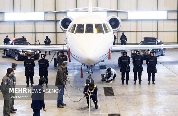 Giti Mousavi Record du monde avion déplacé